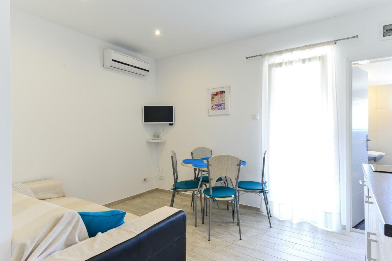 Apartments Keran Sukošan Esterno foto